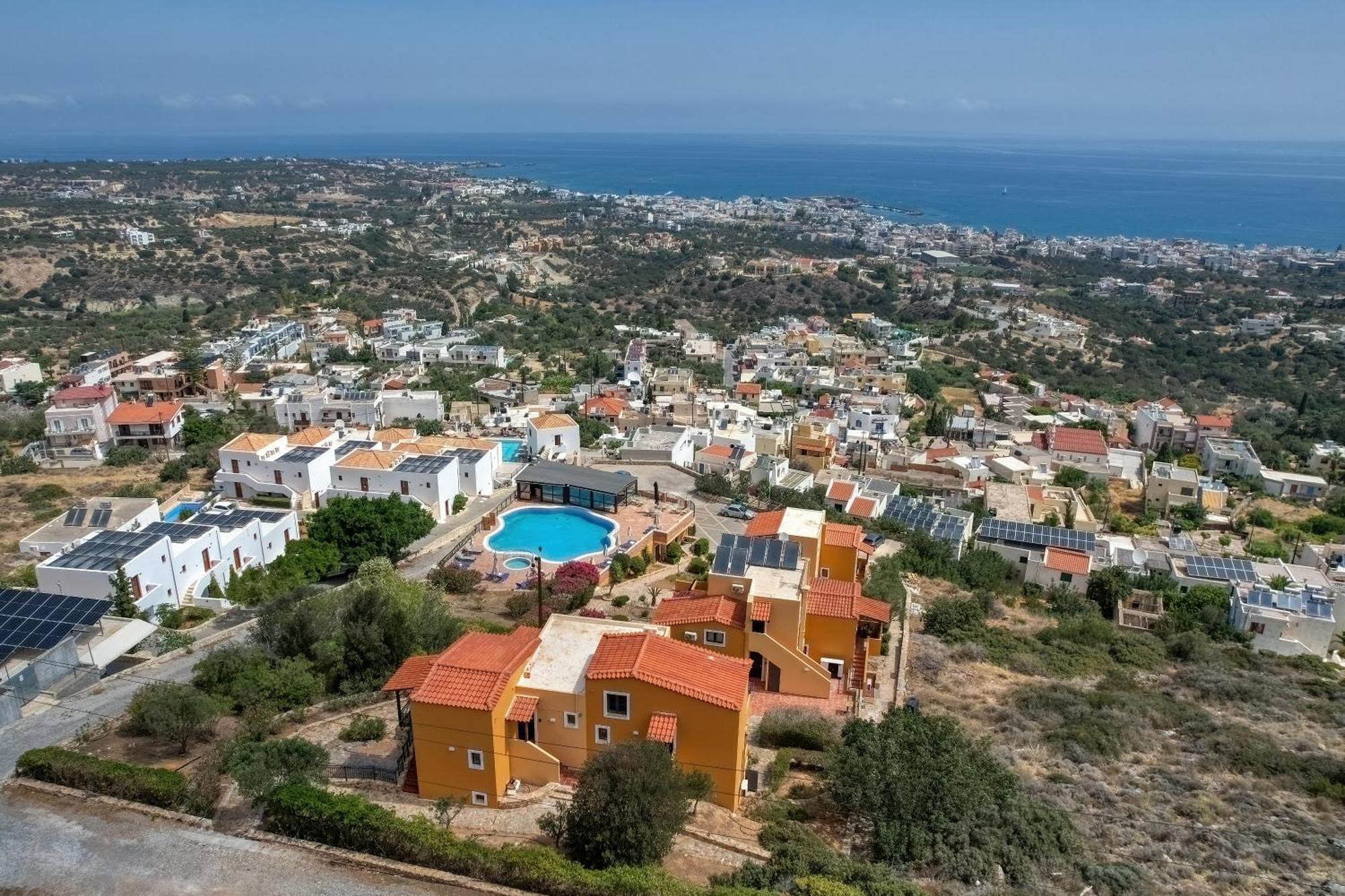 Driades Luxury Apartments Hersonissos  Exterior photo